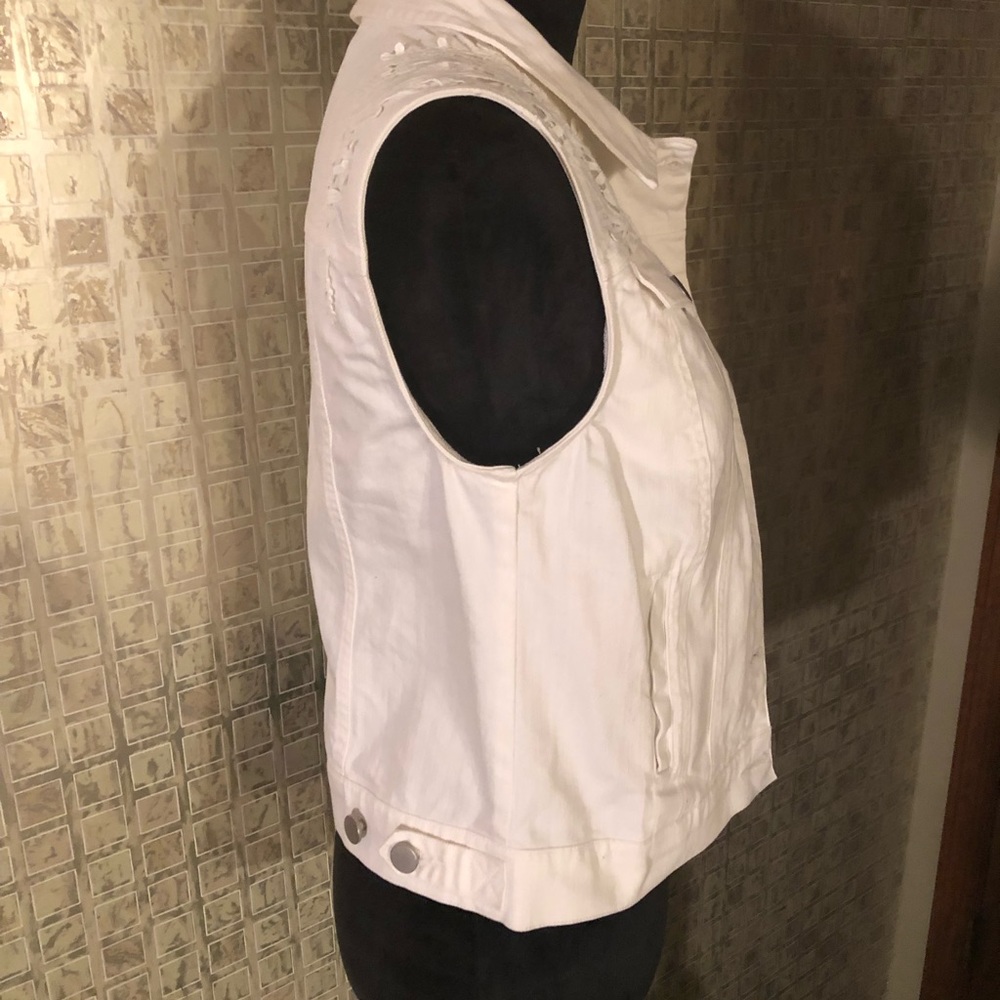 NWT Cato White Jean Vest with Lace - Picture 2 of 10